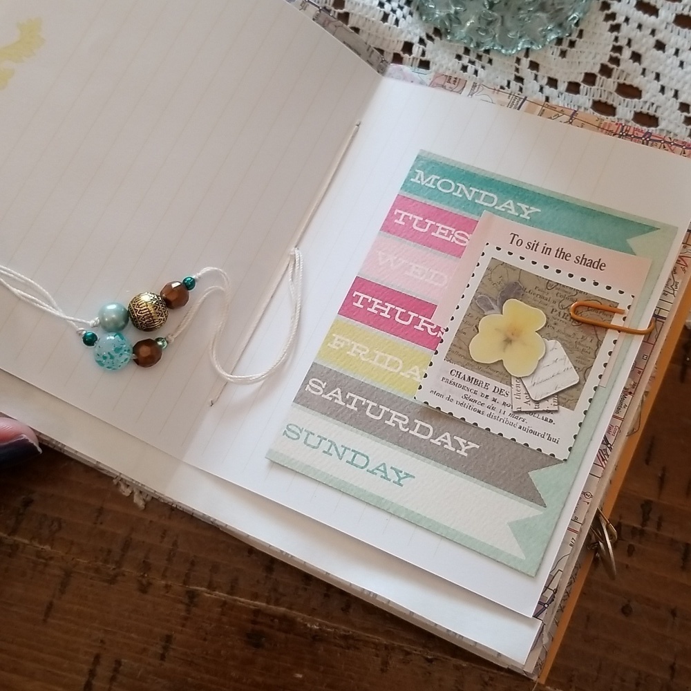 PETIT Manila Folder Junk Journal 40 Pages 4.5x5 - Picture 11 of 11